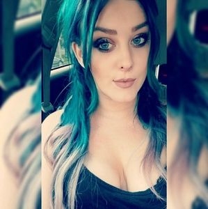 Meet your Posher, Laina